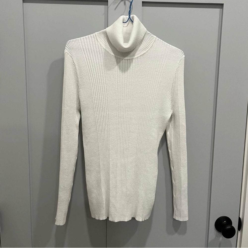 United States Sweaters Classic White Turtleneck